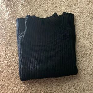 American Eagle - black oversized turtleneck sweater 
size : XS-S